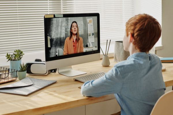 Transforming Online Education in the UK: Cutting-Edge Approaches to Elevate User Experience